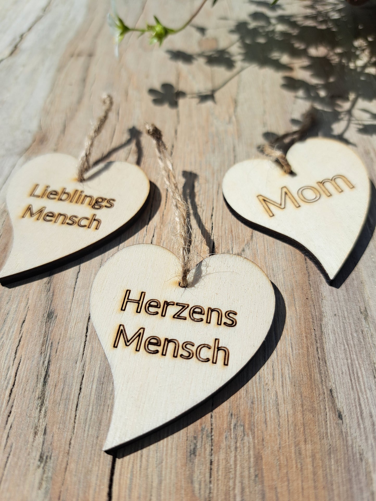 Holzherzen mit Botschaften – Dekorative Anhänger für Zuhause