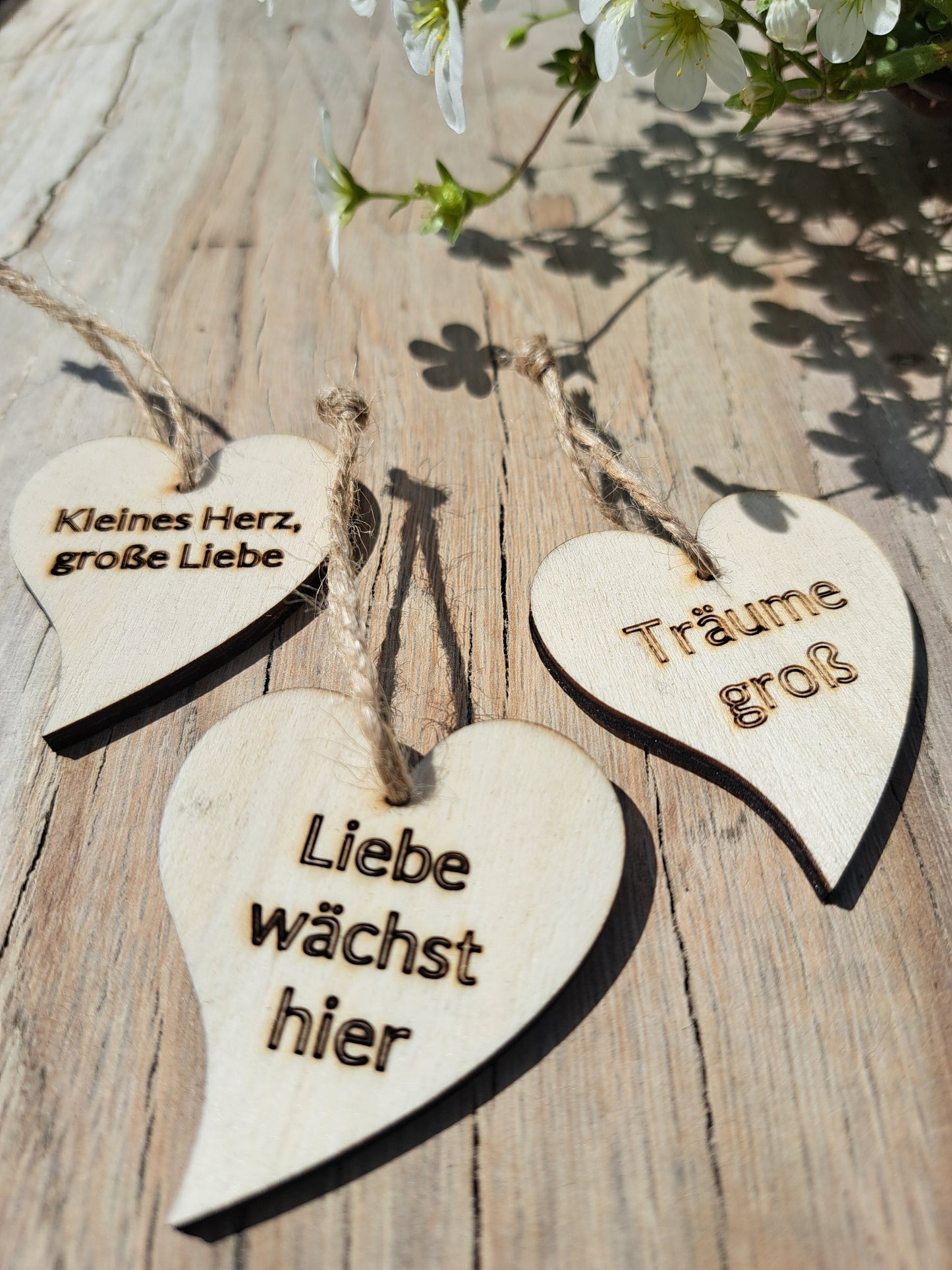 Holzherzen mit Botschaften – Dekorative Anhänger für Zuhause