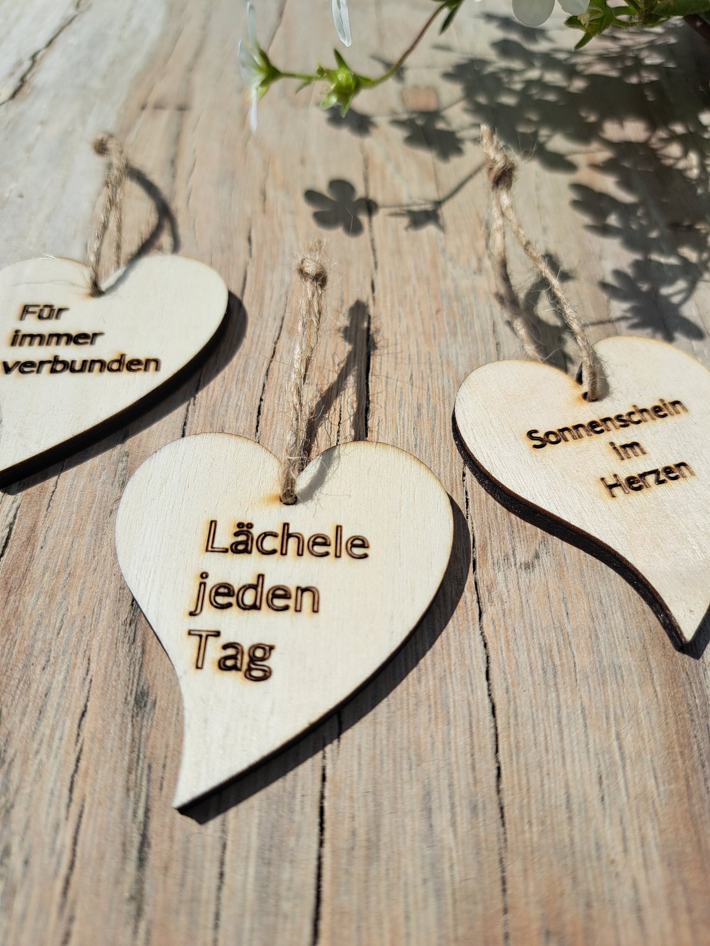Holzherzen mit Botschaften – Dekorative Anhänger für Zuhause