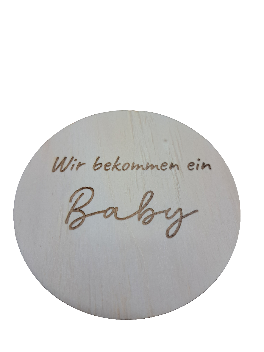 Holzschild „Wir bekommen ein Baby“