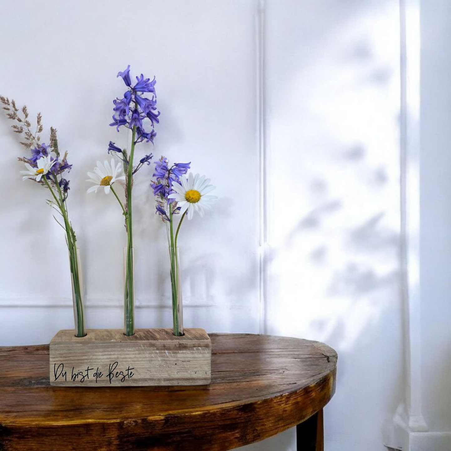 Blumenständer „Blümchen für dich" – Holzblock mit Reagenzgläsern