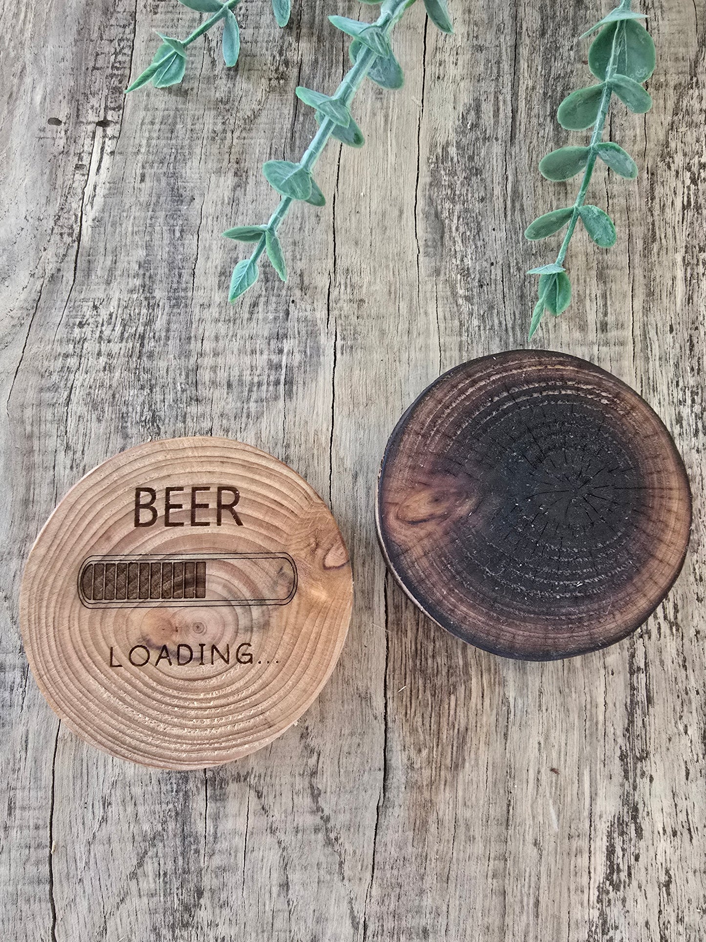 Rustikaler Flaschenöffner aus Holz – "BEER Loading" oder geflammt
