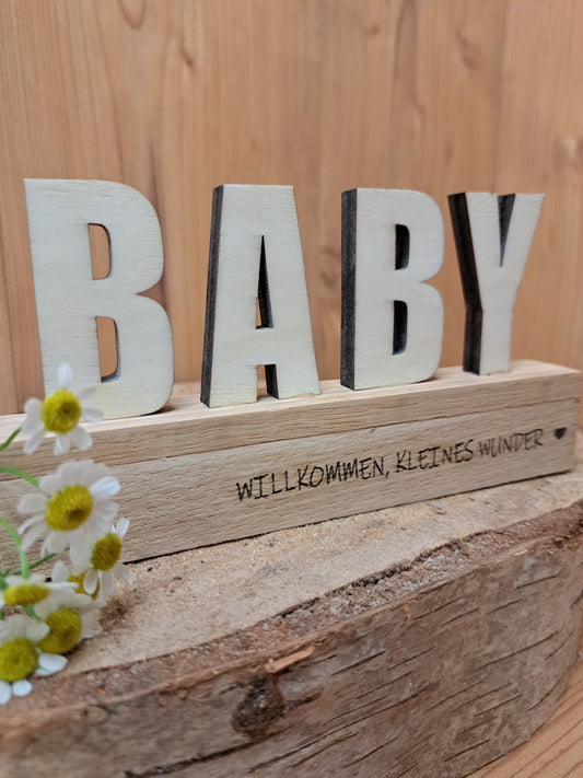Personalisierte Holzbuchstaben – Individuelles Geschenk zur Geburt