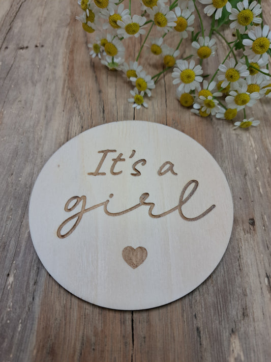 Holzschild „It’s a Girl“