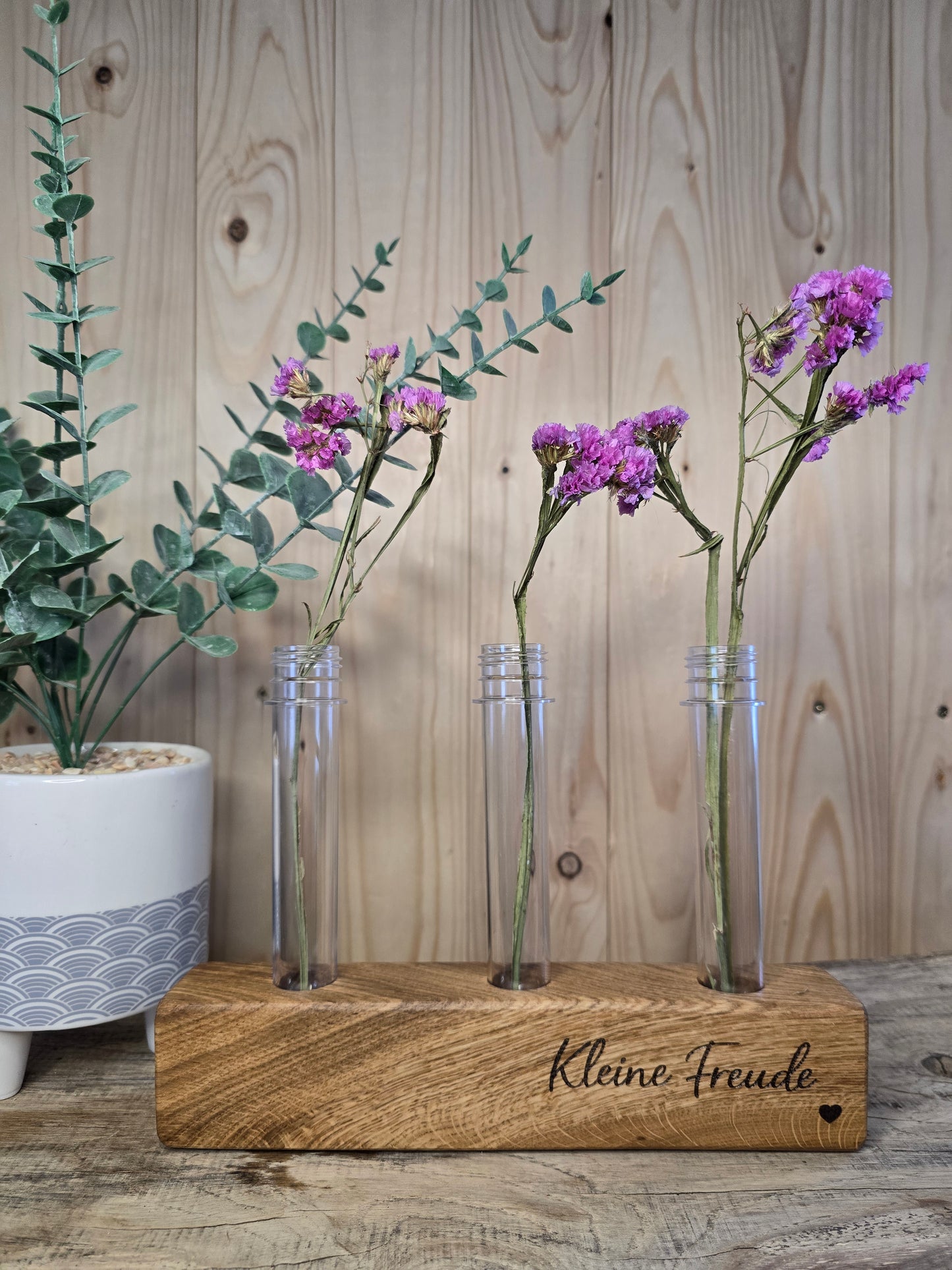 Holzvase „Kleine Freude“ mit Reagenzgläsern – handgemachte Deko aus Holz