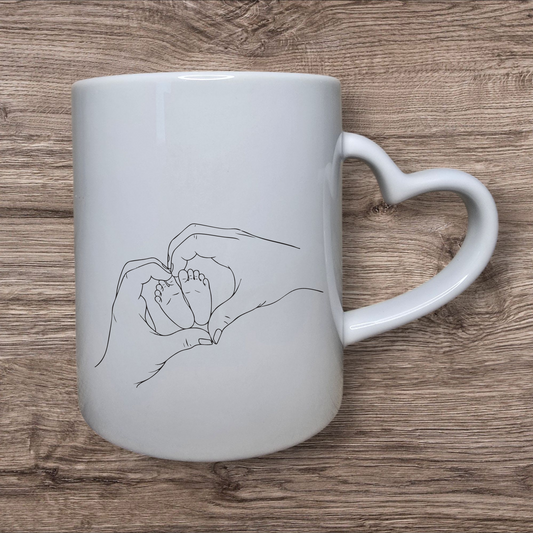 Babytasse mit liebevollem Fußabdruck-Motiv