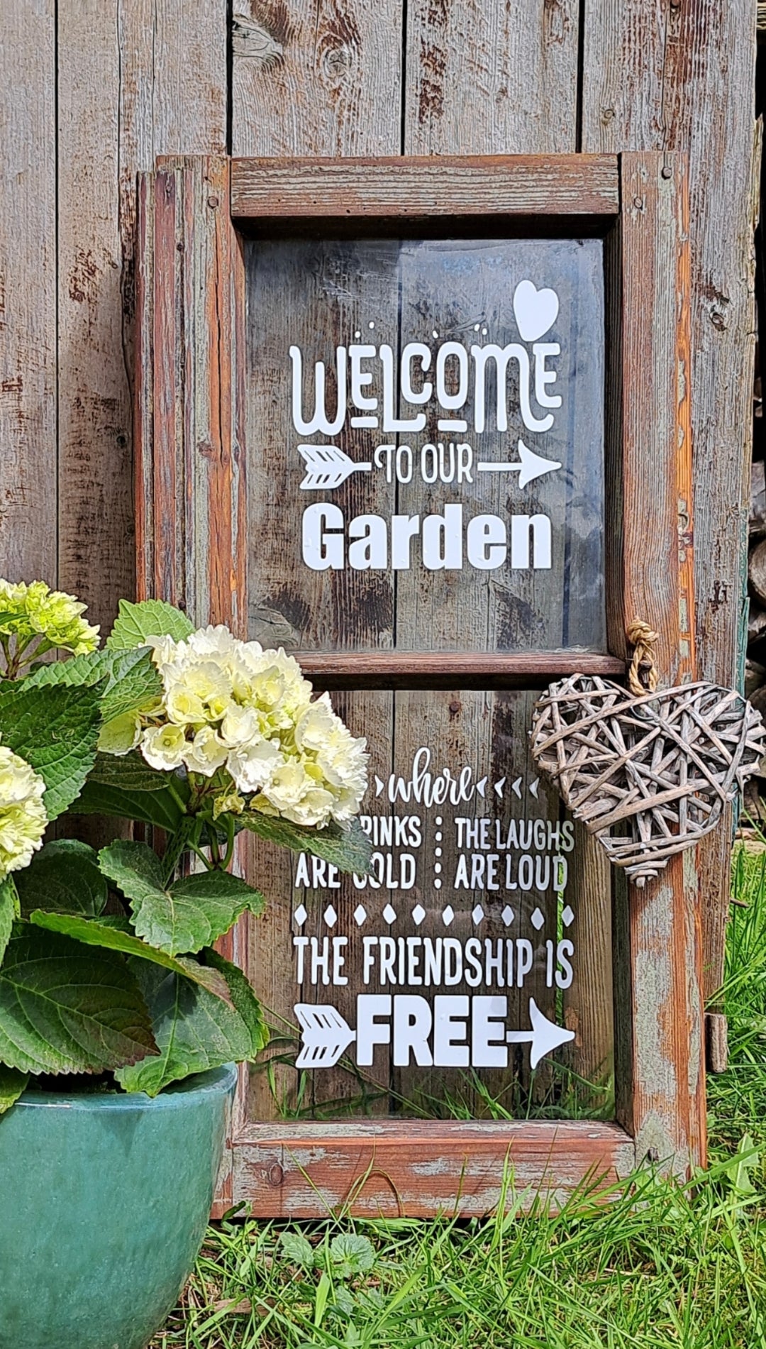 Deko-Fenster „Welcome to Our Garden“ – Rustikaler Charme für deinen Außenbereich