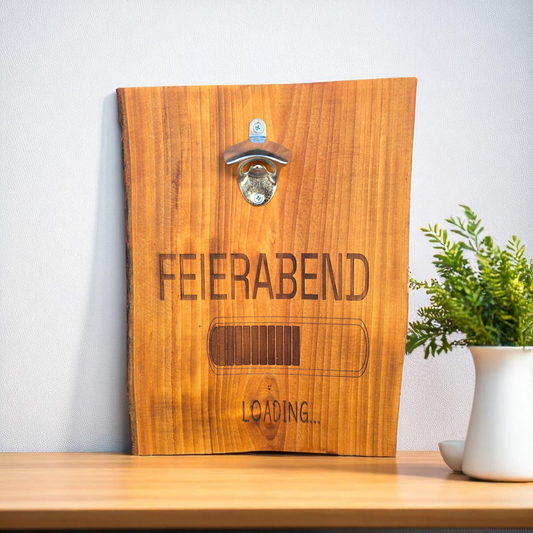 Feierabend Loading – Wand-Flaschenöffner aus Holz mit Gravur