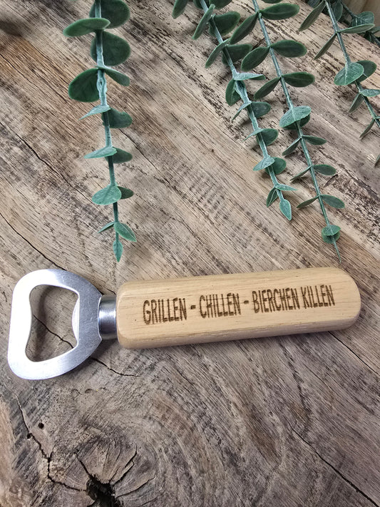 Bieröffner „Grillen/Chillen/Bierchen killen…” – Der Spaß beginnt beim Öffnen