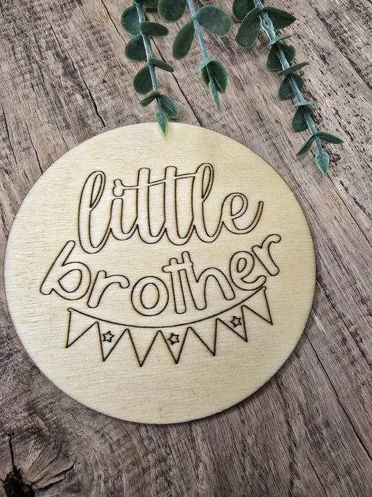 Holzschild „Little Brother“ – Süße Dekoration für kleinen Bruder