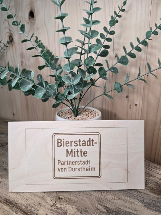 Holzschild mit Gravur „Bierstadt Mitte" | Geschenkidee aus Birkenholz