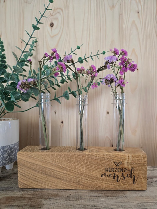 Blumenständer „von Herzen“ oder „Herzensmensch“ – Holzblock mit Reagenzgläsern