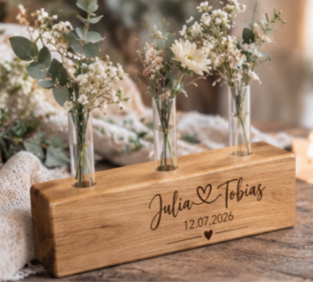 Blumenständer "mit personalisierter Gravur"   – Holzblock mit Reagenzgläsern