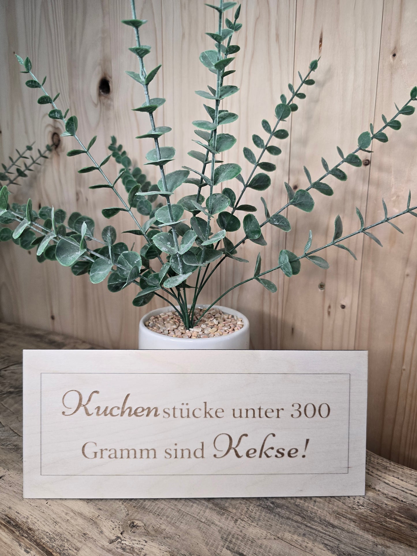 Holzschild mit Gravur „Kuchenstücke unter 300g sind Kekse" | Geschenkidee aus Birkenholz